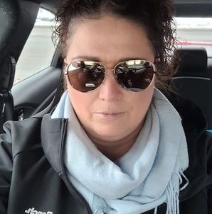 Meet your Posher, Lisa